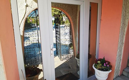 Porte d'entrée en PVC